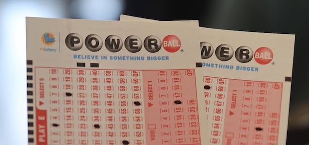 Por poco y se queda con el premio mayor: ganó $28,828 en el Powerball tras comprar su boleto en este estado de EE.UU.