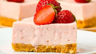 La manera correcta de preparar cheesecake de fresas sin añadir azúcar