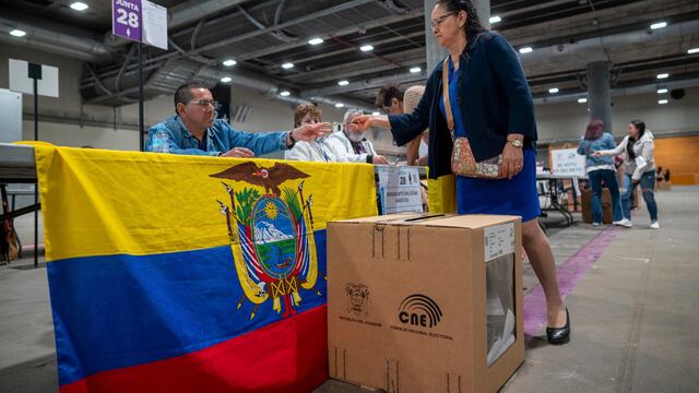 Referéndum y consulta popular 2024 en Ecuador: Comienza la votación sobre seguridad, justicia y empleo