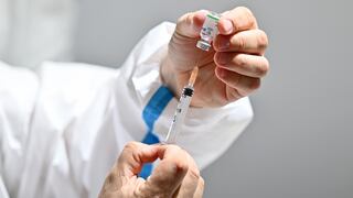 La nueva ruta de las vacunas: las claves para entender la incertidumbre que se vivió esta semana 