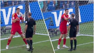 ‘Dibu’ Martínez y su cábala en los penales: escupió sus guantes y acarició al árbitro | VIDEO