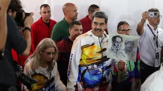 Maduro inscribe su candidatura para buscar tercer mandato en Venezuela y estar 18 años en el poder