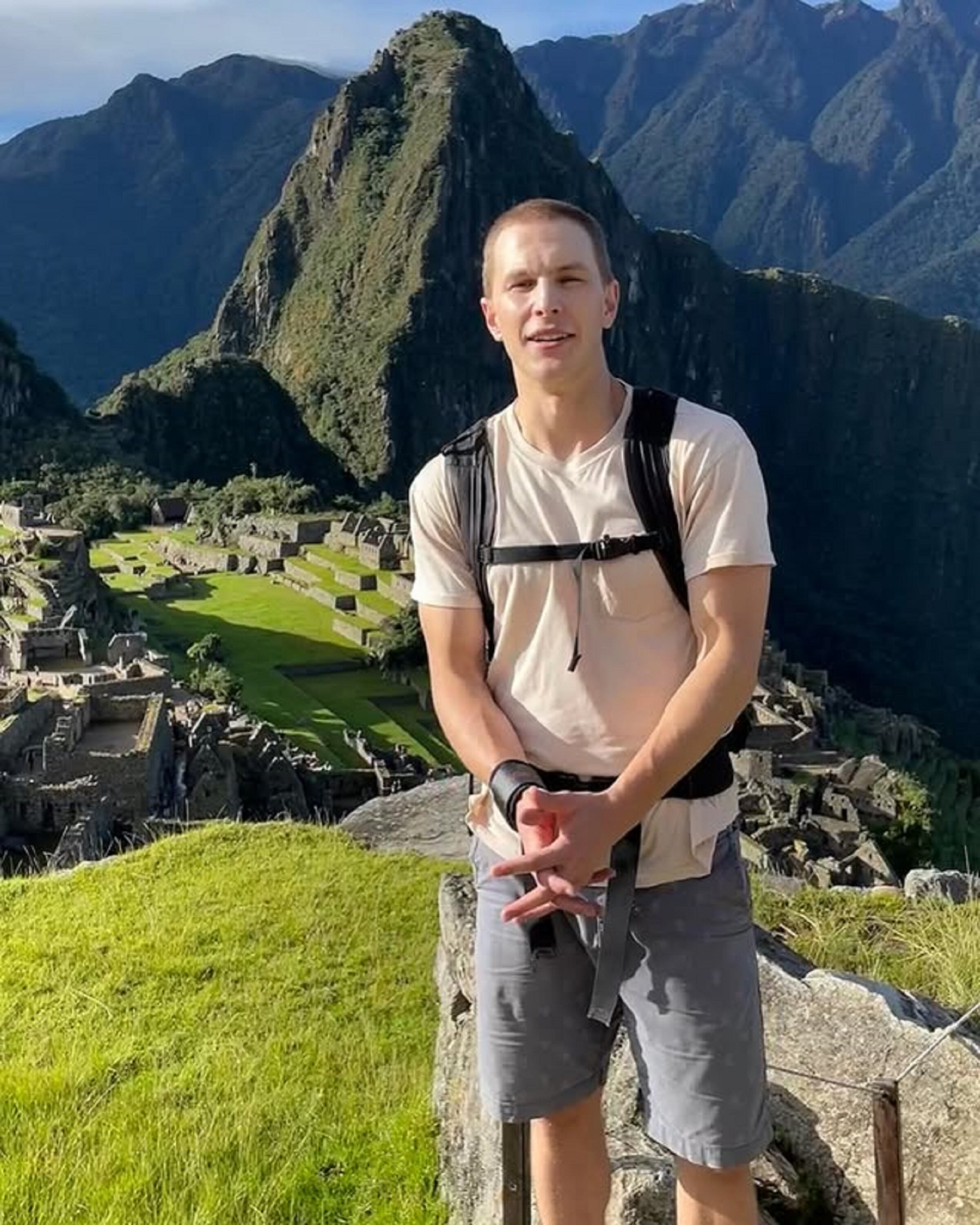 Orion Smith, el actor que hace de Ed Warren de joven en la película "El Conjuro 4: Últimos Ritos", en su viaje por Perú (Foto: Orion Smith/ Instagram)