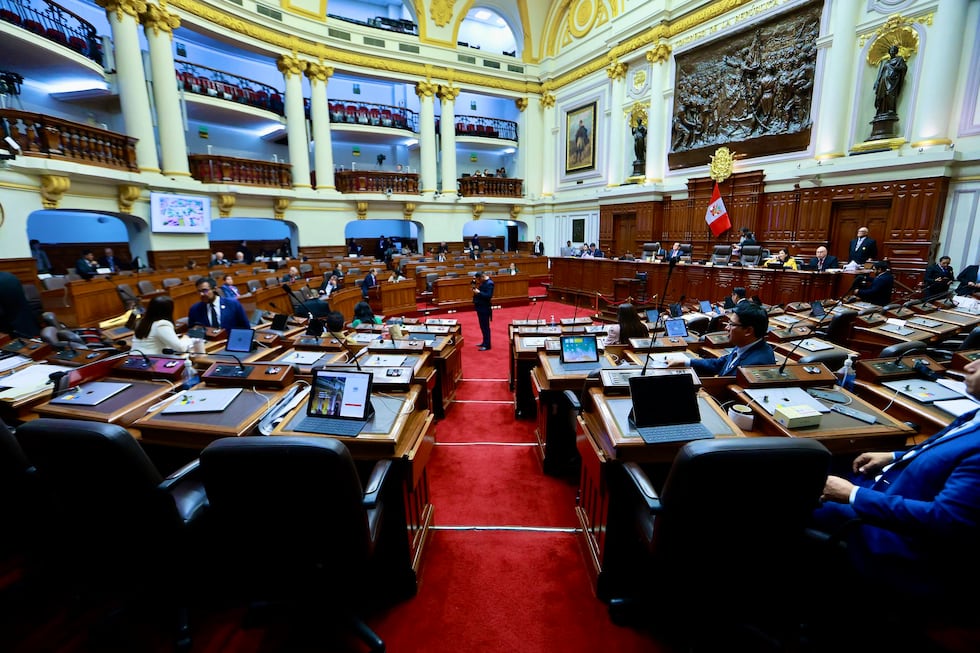 El pleno del Congreso debatió el pedido que presentó el día anterior el Gobierno para que Dina Boluarte viaje a Francia. (Foto: Congreso)