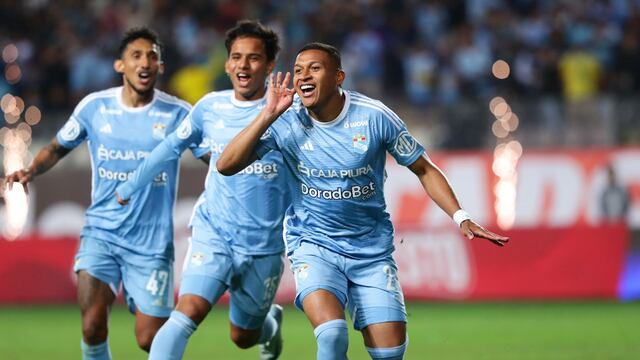 Fernando Pacheco selló la victoria para los celestes con un disparo que se coló por debajo de las manos del portero Britos. (Foto: César Bueno / GEC)