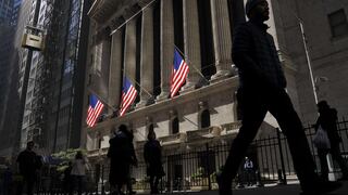 Wall Street en rojo por temores de recesión en Estados Unidos