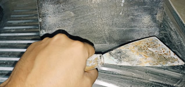 Cómo quitar el cemento seco de tus herramientas