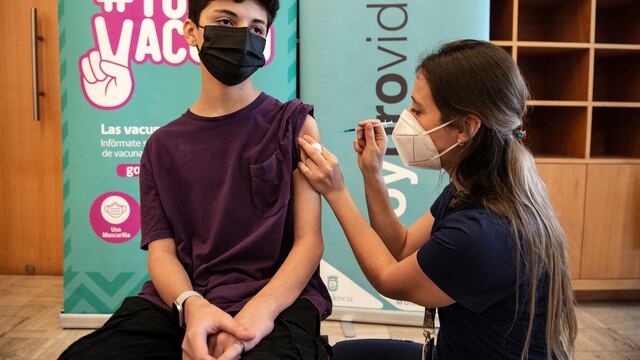COVID-19 | Chile inició vacunación a menores de 12 años