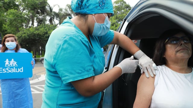 Essalud vuelve a poner en marcha el ‘Vacunacar’ para que ciudadanos completen esquema de vacunación 
