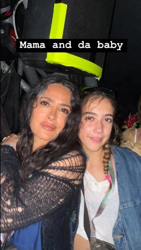 Chelsea Handler publicó una foto de Hayek junto a su hija adolescente, Valentina. (Foto: Chelsea Handler / Instagram)