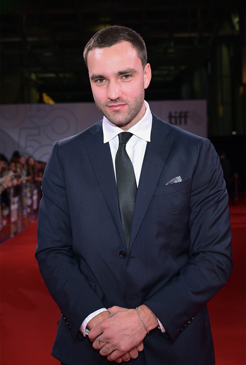 Jackson White interpreta al novio de Whitney (Lily James), Justin Mateen, en la película "Match". (Foto: Disney+)