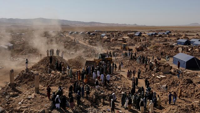 Un muerto y 120 los heridos tras un terremoto de magnitud 6,5 seguido de cuatro réplicas en Afganistán