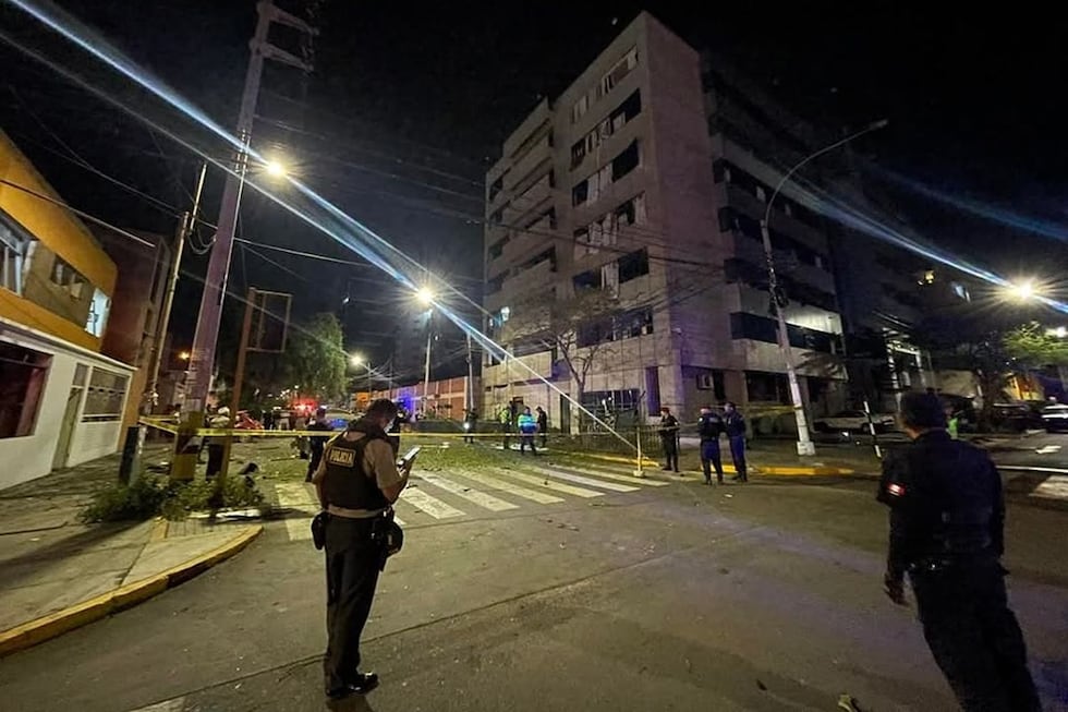 La sede del Ministerio Público de Trujillo resultó dañada tras el atentado. (Foto: Ozono Televisión)