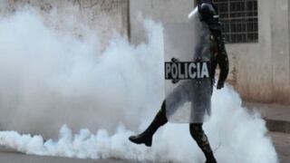 Huacho: PNP desbloqueó carretera con bombas lacrimógenas