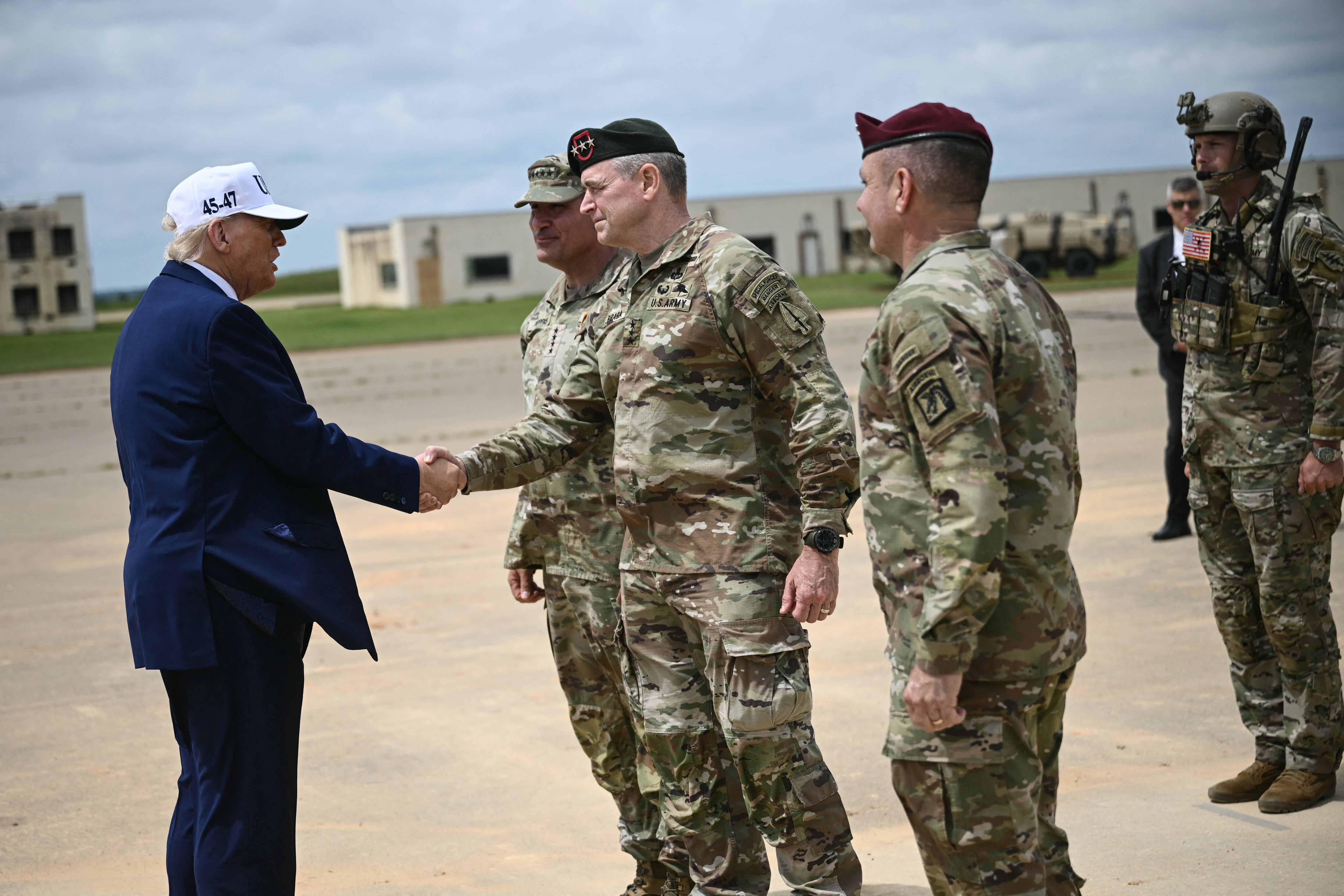 Más de 7.000 militares marcharán y más de 50 aeronaves participarán en un extenso vuelo aéreo (Foto: AFP)