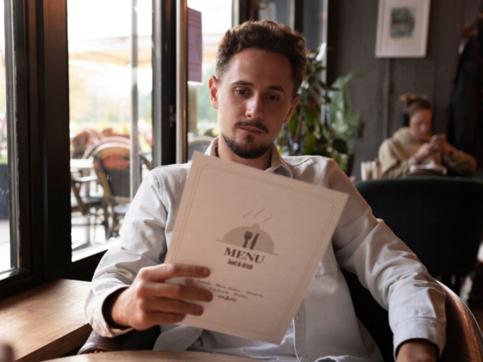 Según especialistas, hay personas que, al elegir, padecen de fatiga cerebral. Por eso deciden su opción preferida. (Crédito: Freepik)