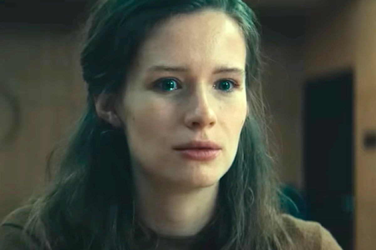 Elena debe renunciar a 38 años de su vida para pagar una deuda en la película alemana "Paradise" (Foto: Netflix)