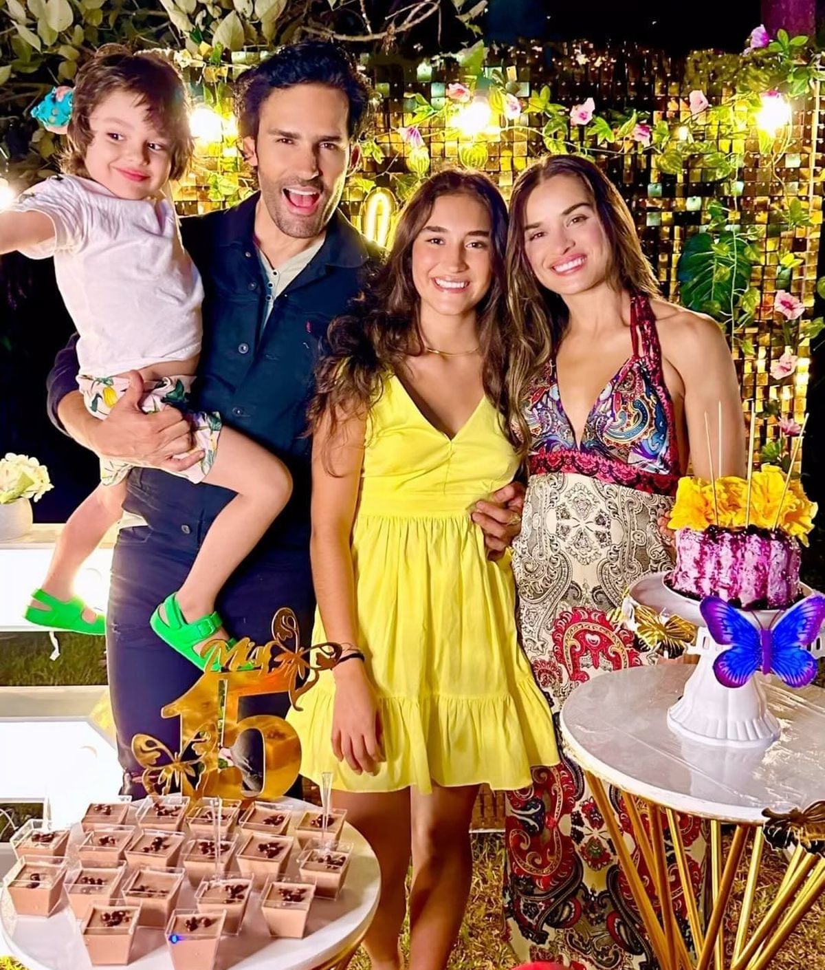 Aquí la familia completa del colombiano (Foto: Fabián Ríos / Instagram)