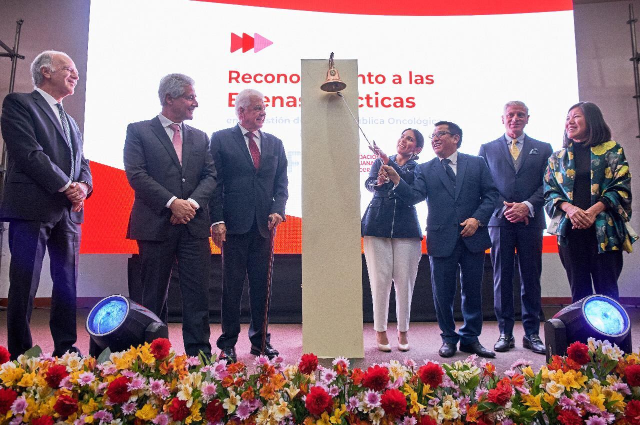 El evento contó con la participación del ministro de Salud, César Vásquez, quien subrayó que “la lucha contra el cáncer es una prioridad de salud pública para el Gobierno".