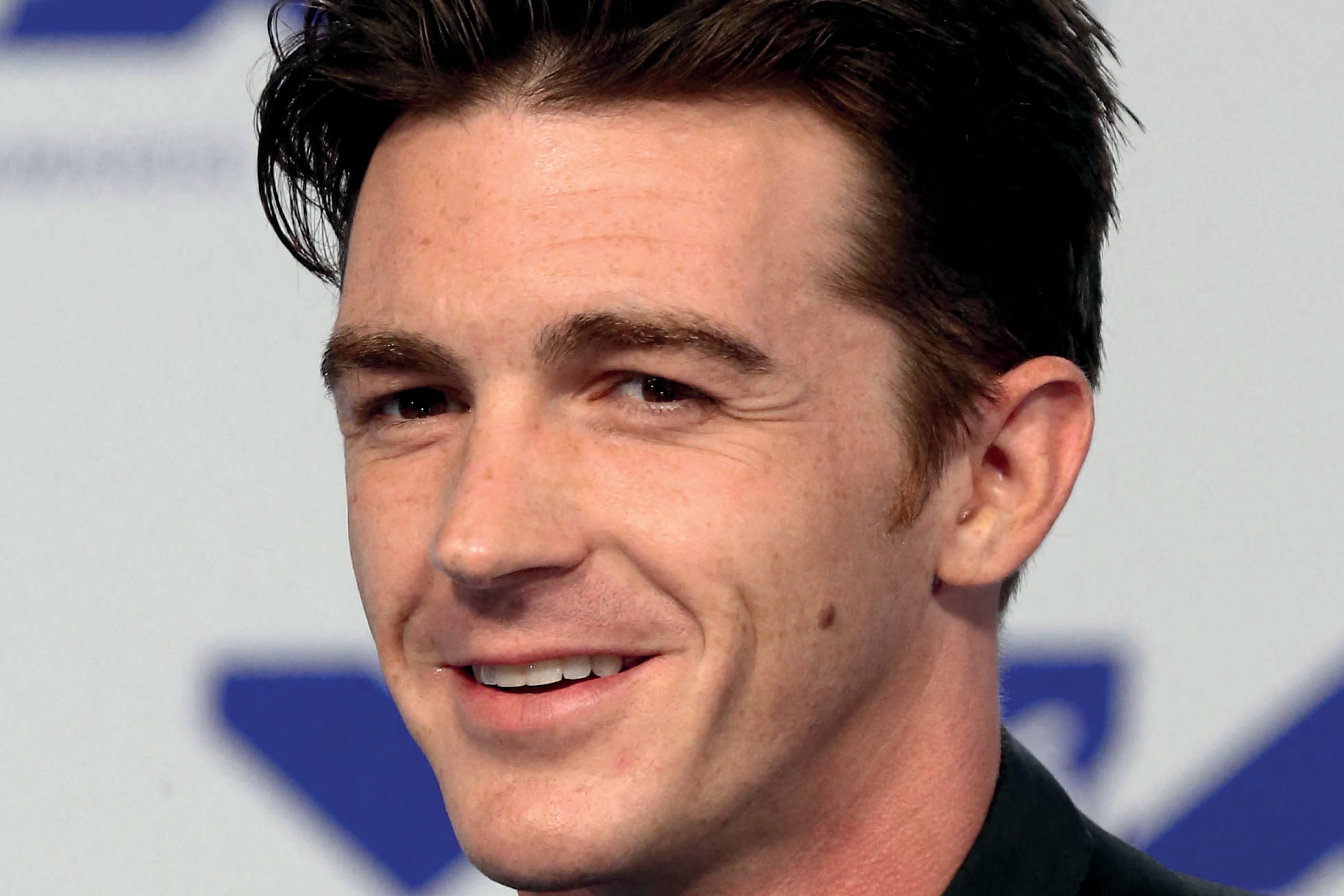 Drake Bell es el principal protagonista del documental "Quiet On Set: The Dark Side Of Kids TV", el cual expone los actos de agresión sexual perpetrados por Brian Peck (Foto: AFP)
