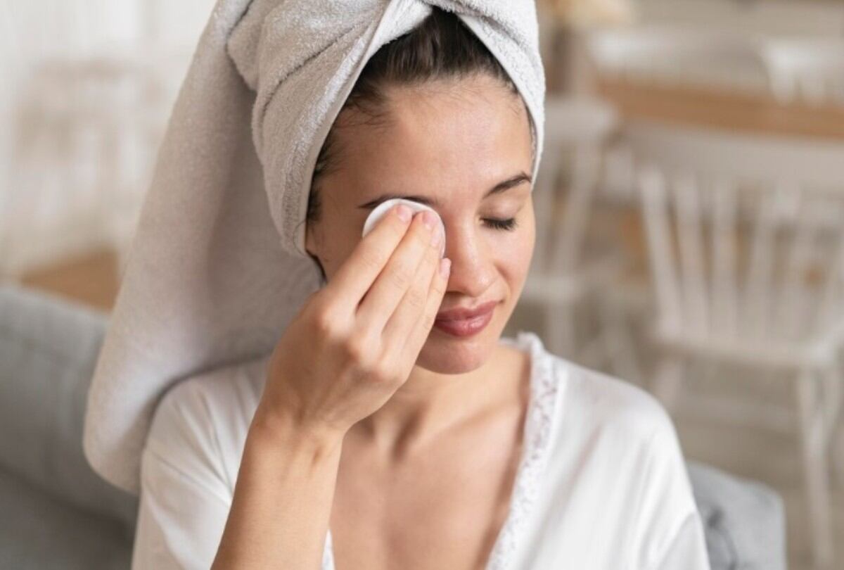 Una dermatóloga de Nueva York compartió en redes su rutina nocturna para tener la piel rejuvenecida. (Foto referencial: Freepik)
