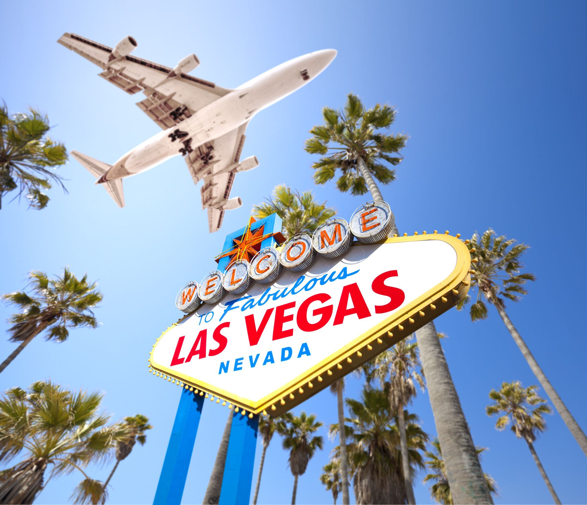 Muchas personas viajan a Las Vegas porque es un destino que ofrece diversión sin límites, con una mezcla de juegos, entretenimiento, lujo, comida de alta gama, vida nocturna y muchas otras experiencias únicas. (Foto: LPETTET / iStock)