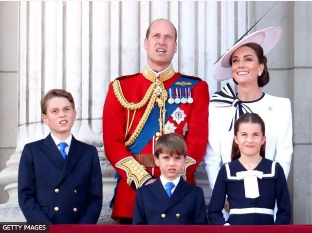 Kate Middleton estuvo en el balcón del Palacio de Buckingham con su marido, el príncipe Guillermo, y sus hijos. (Getty Images).
