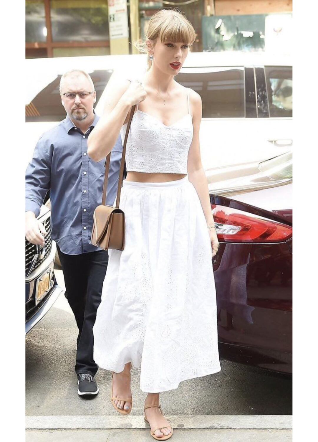 Inesperadamente, Taylor se convirtió en fanática de marcas de lujo silencioso como The Row para llevar outfits de lo más minimalistas: siluetas simples, colores enteros y calzado cómodo y sencillo (como sus amadas sandalias planas).
(Foto: Pinterest)