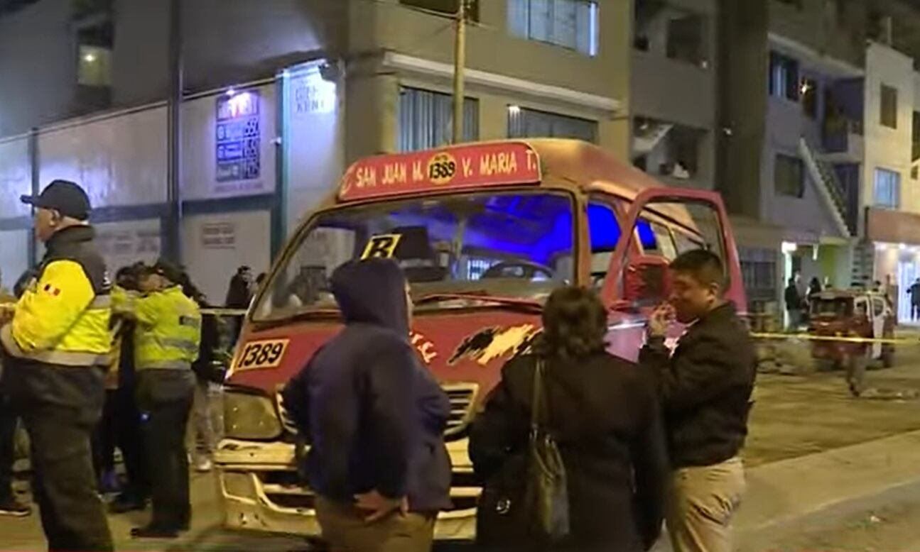 El chofer de una combi fue asesinado a balazos dentro de su unidad en Villa El Salvador. (Foto: Captura '24 horas')