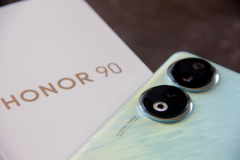 El Honor 90 cuenta con cámara de doble anillo axisimétrico.
