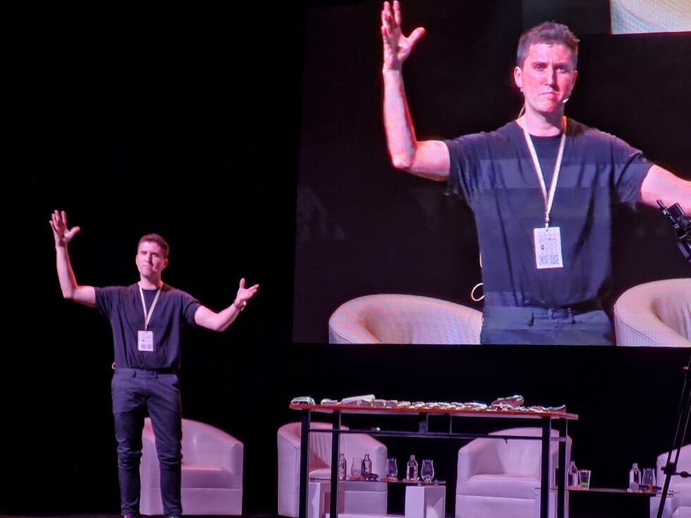 El australiano Josh Niland ofreció una demostración del trabajo que realiza al frente de Fish Butchery, que se destaca por las técnicas que utiliza para cocinar pescado, aprovechando cada parte del animal: desde la narinas hasta la cola. (Foto: El Comercio)