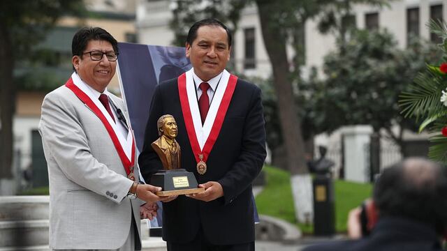 “Tengo que recibirlo, ¿cuál es el problema?”: Con estas frases los congresistas defienden aguinaldo navideño