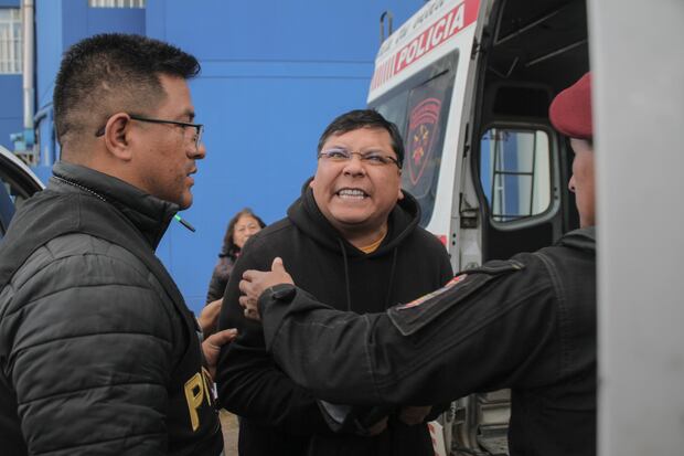 Huancayo, Saturday, June 15, 2024. Jose Eduardo Pendezu Guadara, accused of being part of Los Tinaticos del Centro, was arrested by police officers in Huancayo.  (Photo: Adrian Zorrilla/@photo.gec)