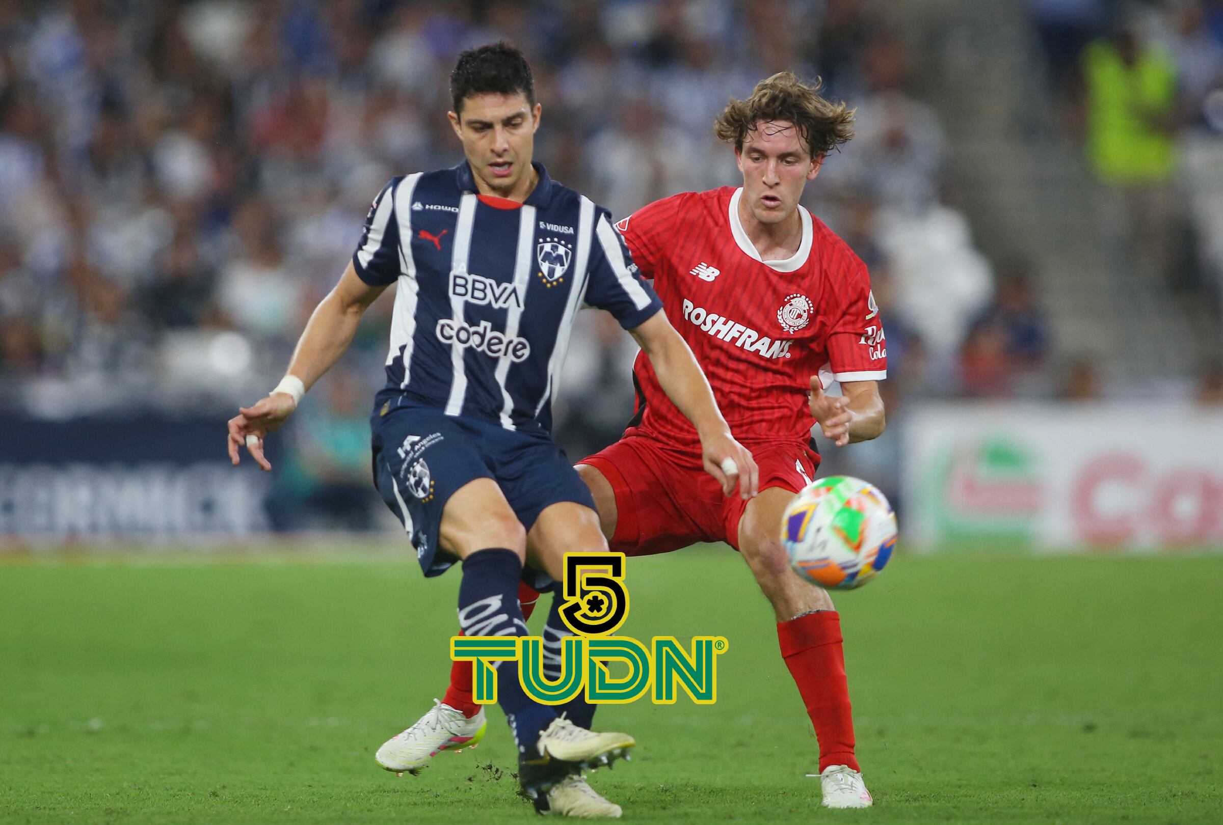 GUADALUPE, MONTERREY (MÉXICO), 03/12/2025.- Cobertura oficial de TUDN y Canal 5 EN VIVO GRATIS para ver el partido entre los Rayados de Monterrey y Toluca este miércoles 3 de diciembre por la semifinal de la Liguilla MX del Torneo Apertura 2025. FOTO DE JULIO CÉSAR AGUILAR PARA AFP