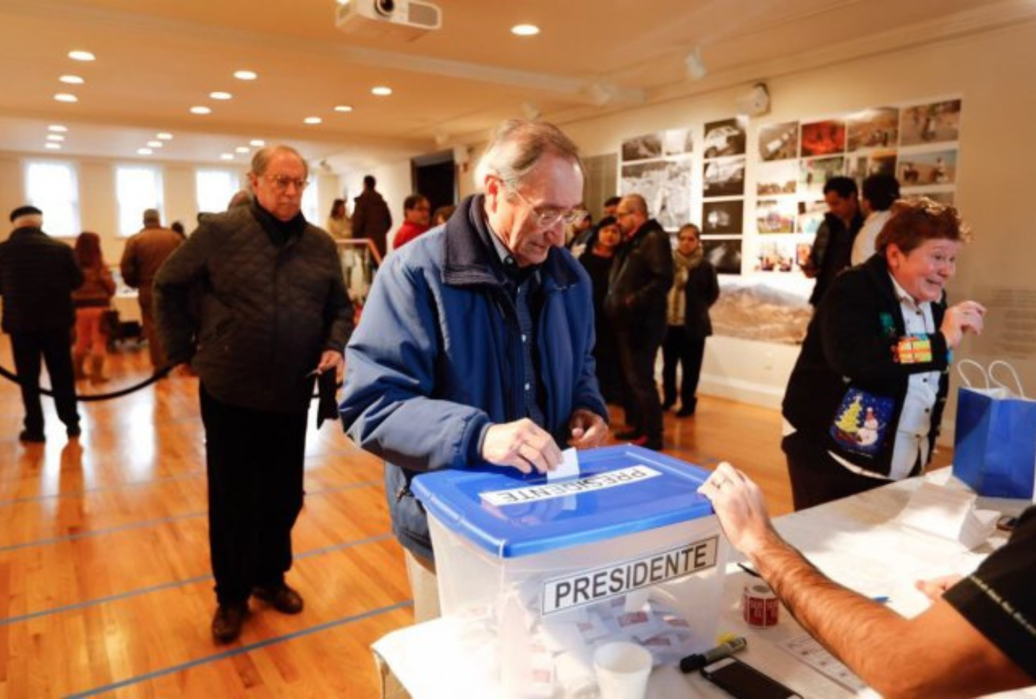 Si vives en Estados Unidos, revisa qué consulado te corresponde para votar en las elecciones de Chile 2025. Encuentra horarios y direcciones oficiales aquí. | Crédito: chile.gob.cl / Referencial