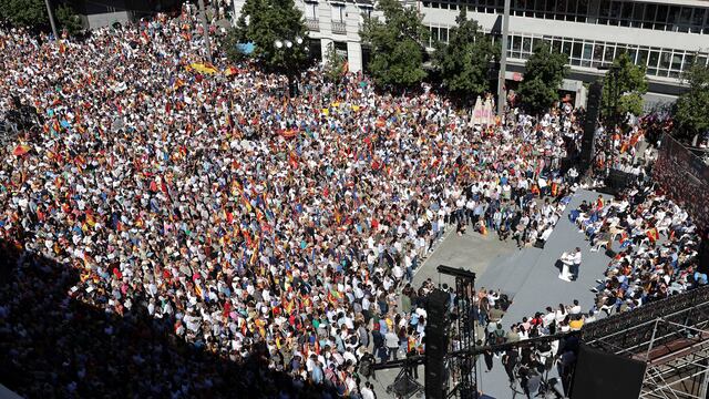 Miles de personas se manifiestan en Madrid contra la amnistía a independentistas catalanes