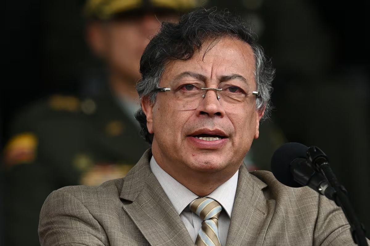 El presidente de Colombia, Gustavo Petro, pronuncia un discurso en la Academia de Policía General Santander en Bogotá, el 13 de noviembre de 2025. Foto: Raul ARBOLEDA / AFP