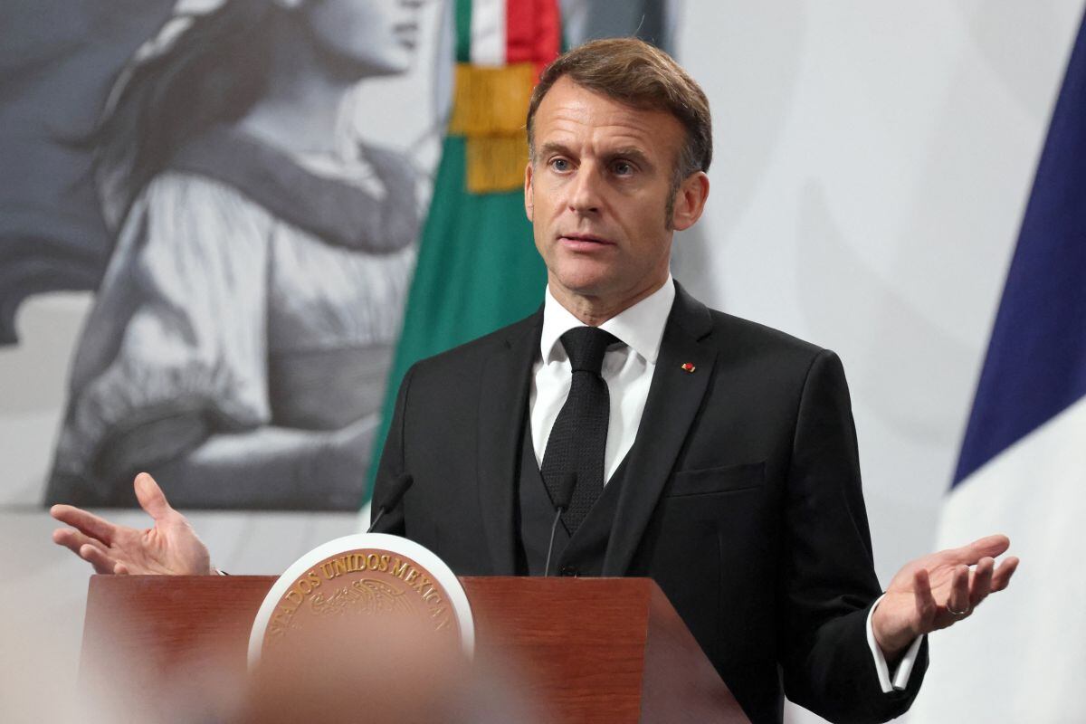 El presidente de Francia, Emmanuel Macron, habla durante una rueda de prensa conjunta con la presidenta de México, Claudia Sheinbaum, en el Palacio Nacional de Ciudad de México, el 7 de noviembre de 2025. Foto: Ludovic MARIN / AFP