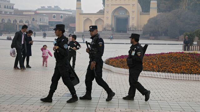 China niega que en Xinjiang haya trabajos forzosos y se oprima a la religión