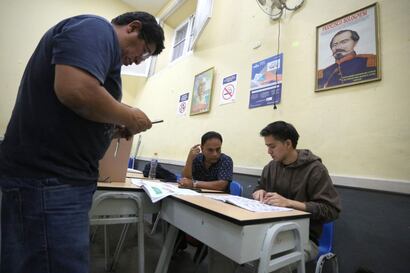 Misión electoral de la OEA considera oportuna la ampliación del horario de votación hasta este lunes