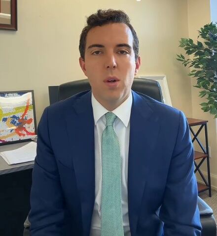 El profesional recuerda ir acompañado de un conocido para evitar complicaciones. (Foto: @tommythelawyer)