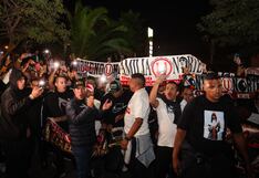 Bengalas, cánticos y emoción copera: así fue el banderazo crema antes del choque ante Coquimbo en Chile