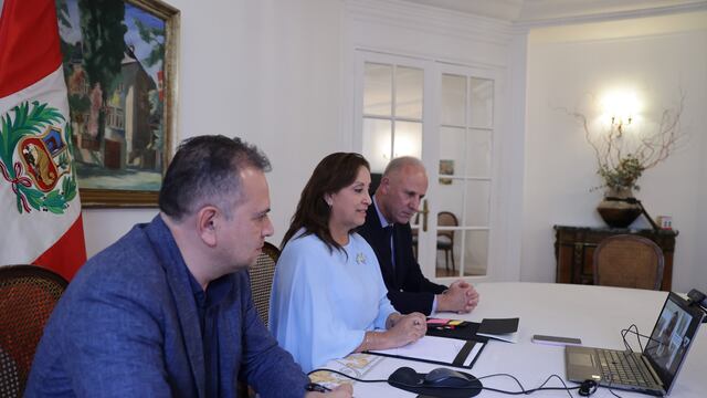 Dina Boluarte participó en reunión de trabajo con el primer ministro desde Francia antes de llegar a China