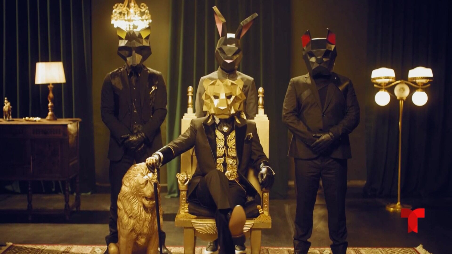 "Los 50" es un reality que reúne a medio centenar de celebridades dentro de una hacienda para que compitan entre ellos (Foto: Telemundo)