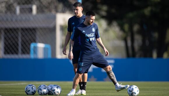 Messi entrenó con normalidad y podría ser titular con Argentina ante Paraguay y Perú