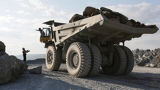 Al menos 13 muertos por falla en una represa en mina de oro en Siberia