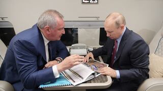 Putin releva de su cargo al jefe de la agencia espacial rusa Dmitri Rogozin