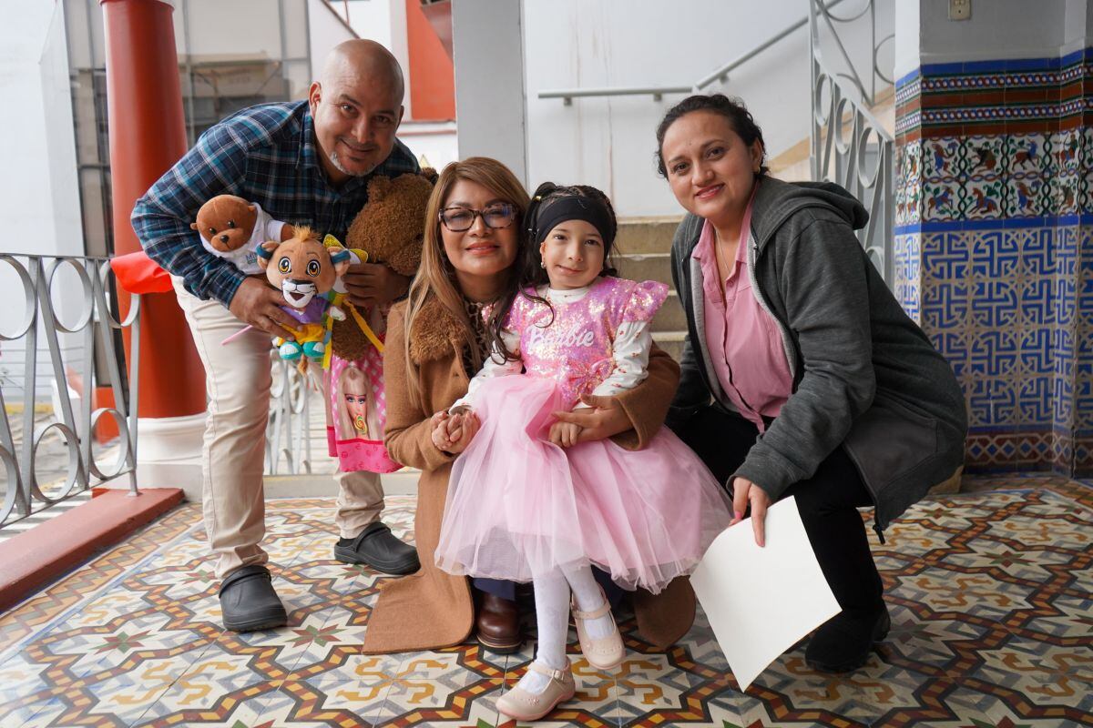 Actualmente, con el apoyo de su familia y del personal de salud, Maricarmen asiste al nido, juega, baila y participa activamente en sus clases, demostrando día a día que, con acceso oportuno a la salud es posible transformar realidades