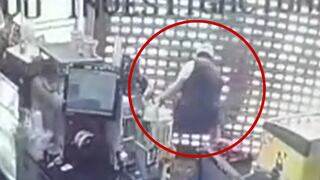 Ate: sujeto entra a robar a una tienda y los trabajadores lo dejan encerrado | VIDEO 