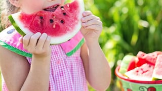 Cinco ideas sencillas para lograr que tus hijos elijan comer alimentos saludables